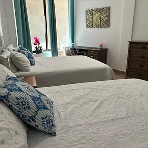 2br Downtown High Ceiling Free Parking And Wifi , Honolulu United States